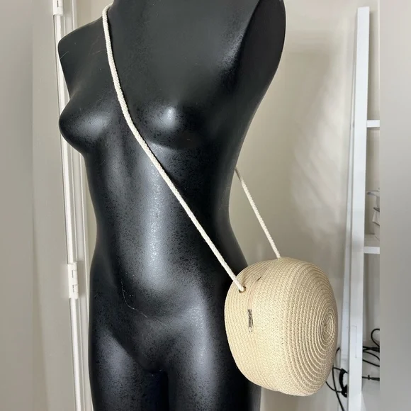 Cream Round Straw Crossbody Bag Purse - Picture 2 of 5